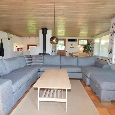 Awesome In Vaeggerlose With Sauna * Bøtø By