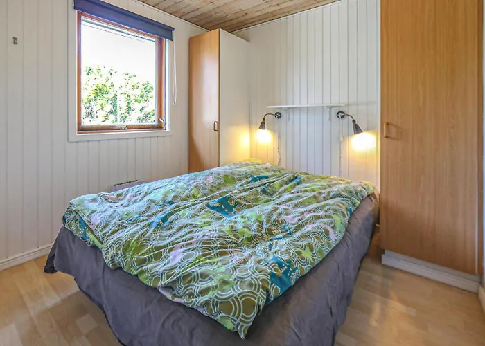 Semesterbostad Awesome In Vaeggerlose With Sauna *
